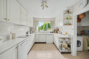 Kitchen- click for photo gallery